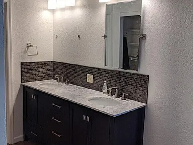 Building Photo - OTM- HOME IN WEST SEDONA