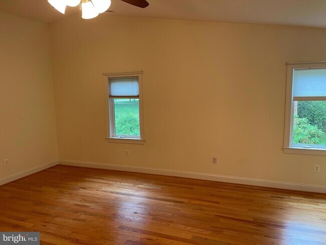 Building Photo - 118 Quaint Acres Dr