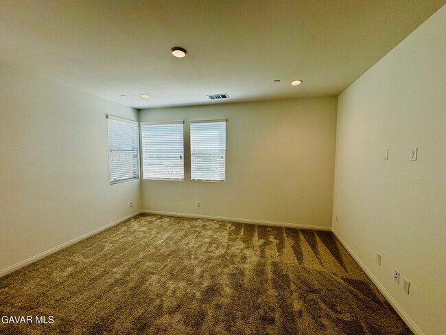 Building Photo - 27366 Hyland Ct