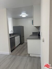 Building Photo - 142 Normandie Ave
