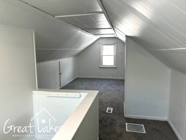 Building Photo - Lovely 3 Bedroom 1 Bathroom now available for rent