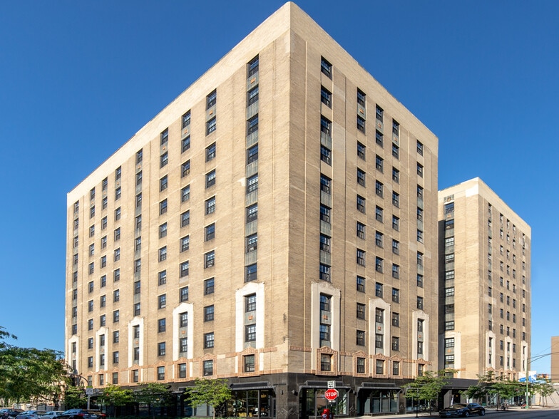 The Lawrence House 1020 W Lawrence Ave Chicago IL 60640 Apartment