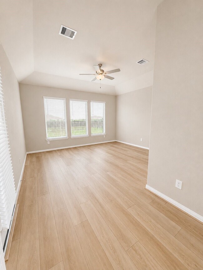 Building Photo - 10519 Bright Cloud Dr