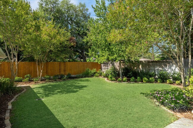 Building Photo - 10603 Lynbrook Dr