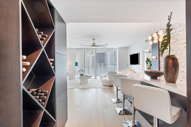 Building Photo - 333 Las Olas Way