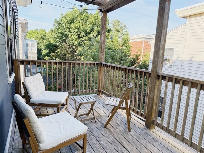 Building Photo - 56 Gorham St