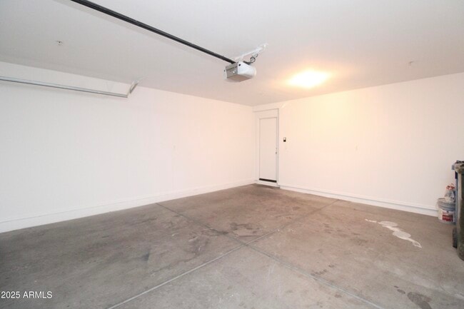 Building Photo - 8147 W Lynwood St
