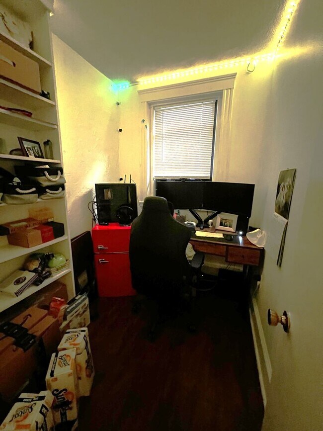 Building Photo - Fenway / Park Drive 2 Bed/2 Bath Condo for Sept 1st.  Parking Inc, Heat/Hot Water Inc, Extra Offi...