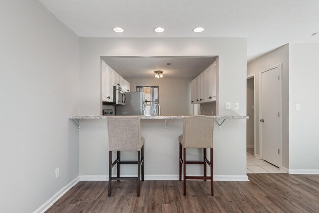 Building Photo - 2909 La Villas Dr
