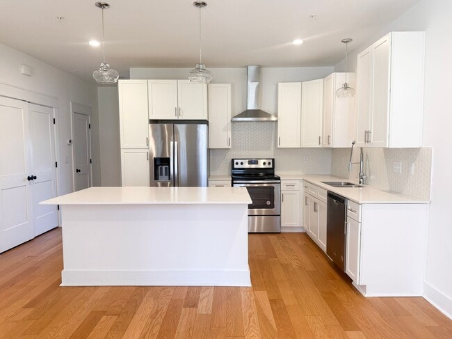 Building Photo - 3-Bedroom Home with Flex Room, Pool Access, and Stainless Steel Appliances Near Downtown Cookeville