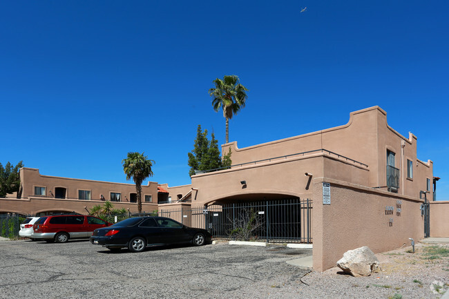 Building Photo - Union on Santa Rita