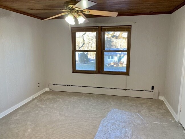 Building Photo - 100 Ash St