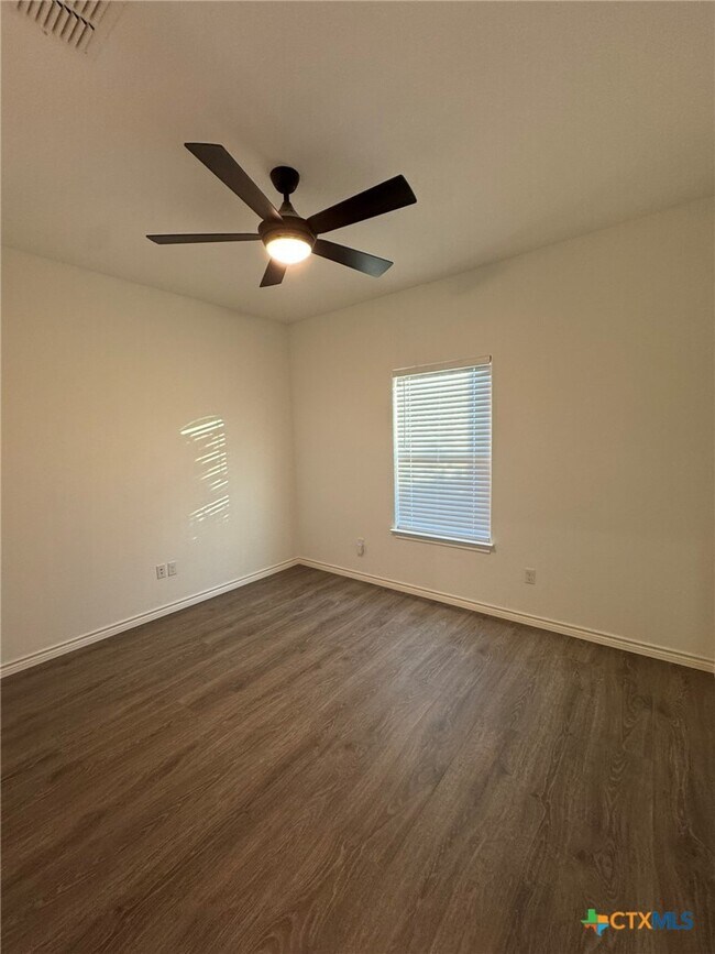 Building Photo - 168 Navarro Xing