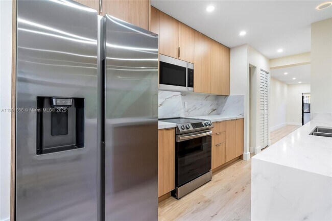 Building Photo - 11551 Royal Palm Blvd