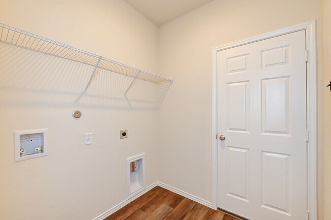 Building Photo - New Construction Rental Home in NW Side.
