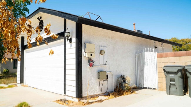 Building Photo - 837 Sunrise Ct