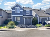 Building Photo - 727 NE 65th Ct