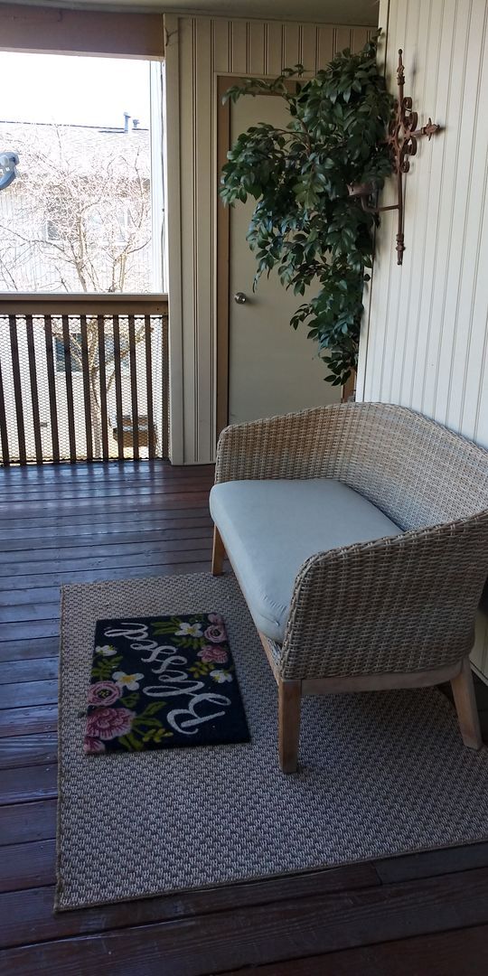 Building Photo - Fully Furnished Condo