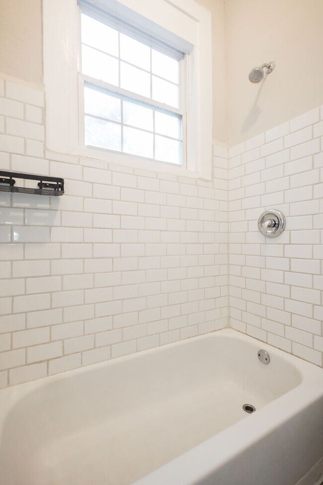 Building Photo - 315 W Chappell St