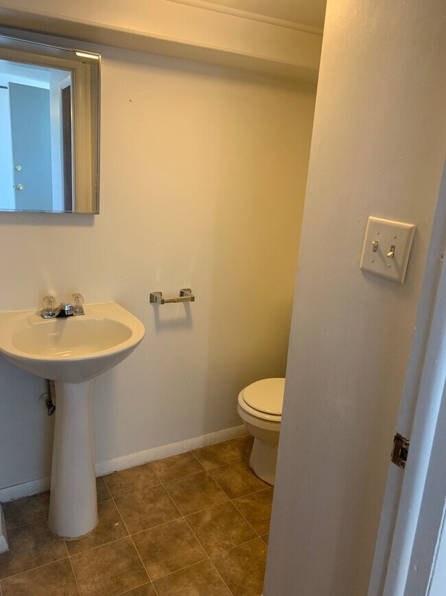 Building Photo - East Prospect Borough-2 bedroom 1 Floor Cottage