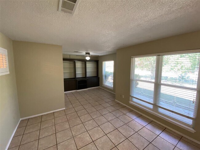 Building Photo - 13003 Algerita Terrace