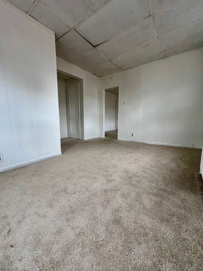 Building Photo - 1001 Clifton Ave