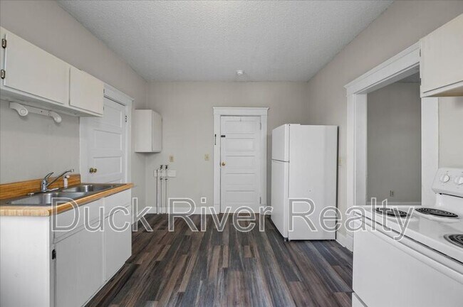 Building Photo - 1603 Highland Ave