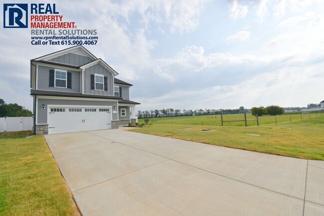 Building Photo - New home in a great location in Murfreesboro! Attached garage and fenced-in back yard!