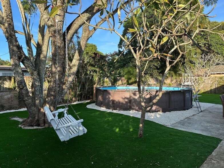 Building Photo - 5131 SW 6th St