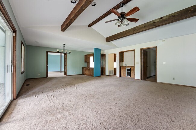 Building Photo - 315 E Fairway Ln