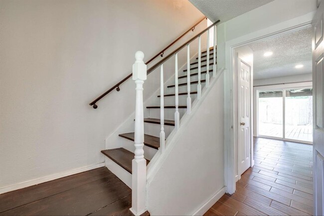 Building Photo - 11407 Rocky Mill Dr