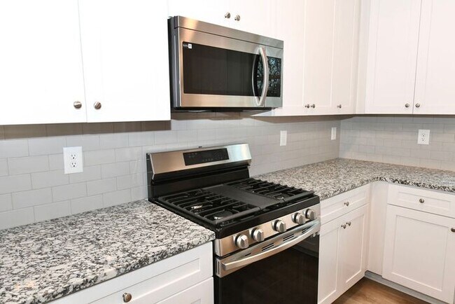 Building Photo - 229 Hellen Vly Dr