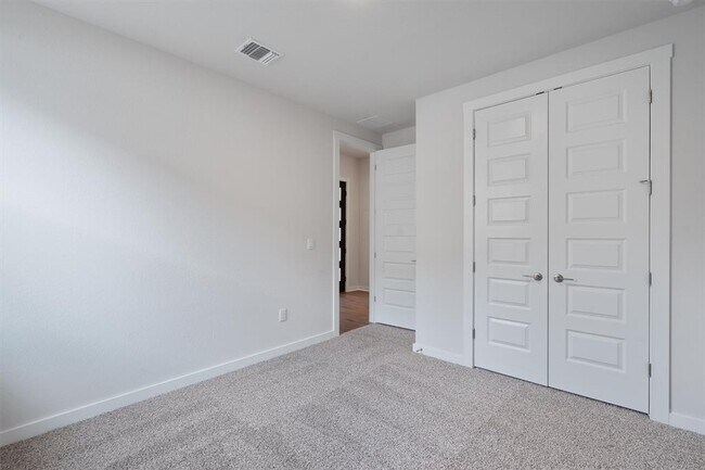 Building Photo - 305 Barton Run Dr