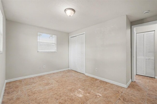 Building Photo - 4923 S 82nd St