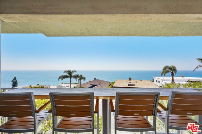 Building Photo - 18101 W Coastline Dr