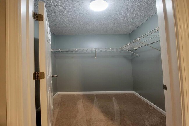 Building Photo - 3110 Crest Ridge Cir SW