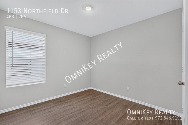 Building Photo - 1153 Northfield Dr