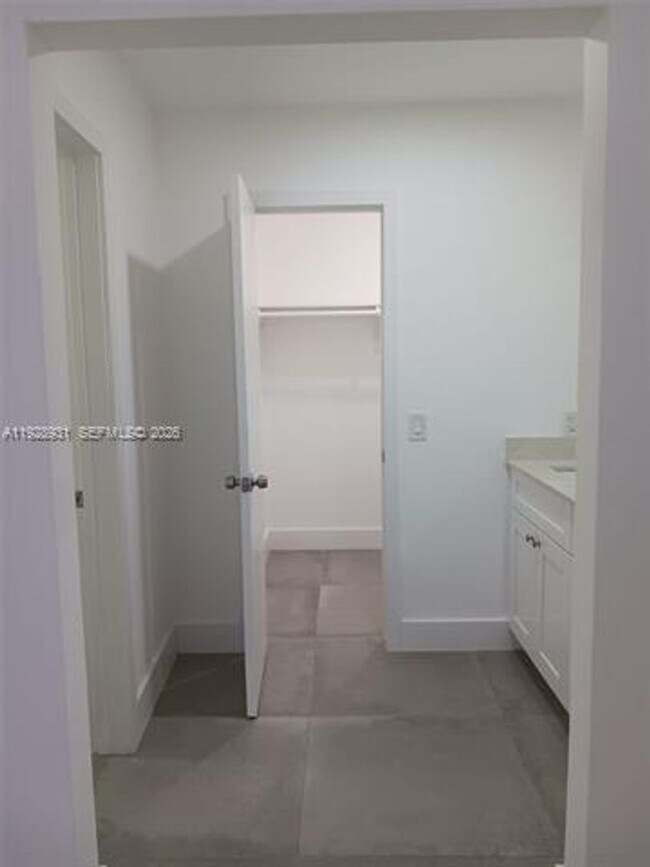 Building Photo - 9228 SW 37th St