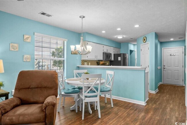Building Photo - 637 Waterway Village Blvd