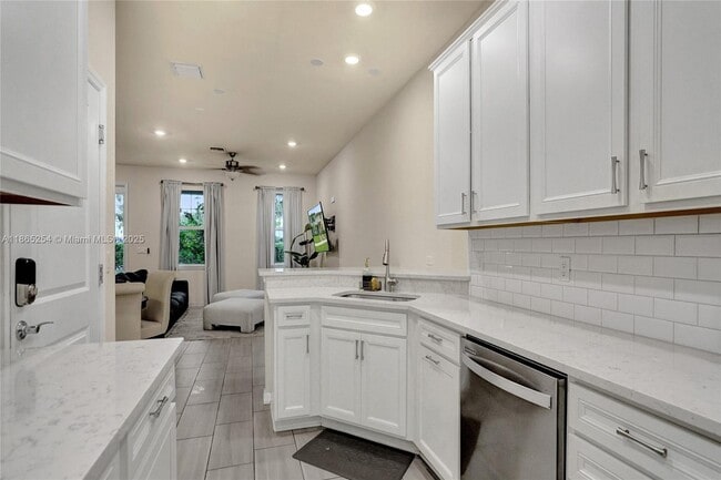 Building Photo - 5182 Eucalyptus Dr