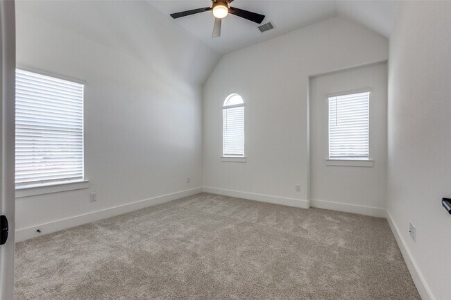 Building Photo - 6204 Mulberry Creek Ln