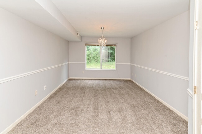 Building Photo - 559 Rivers Breeze Dr