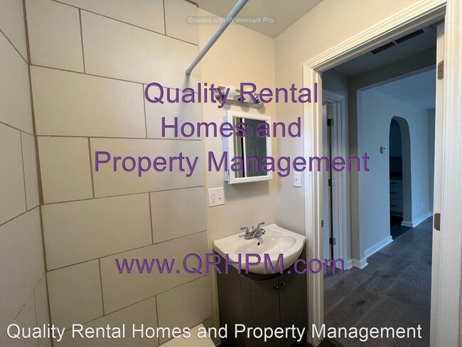 Building Photo - 3 br, 1 bath House - 3482 Laurel Ave