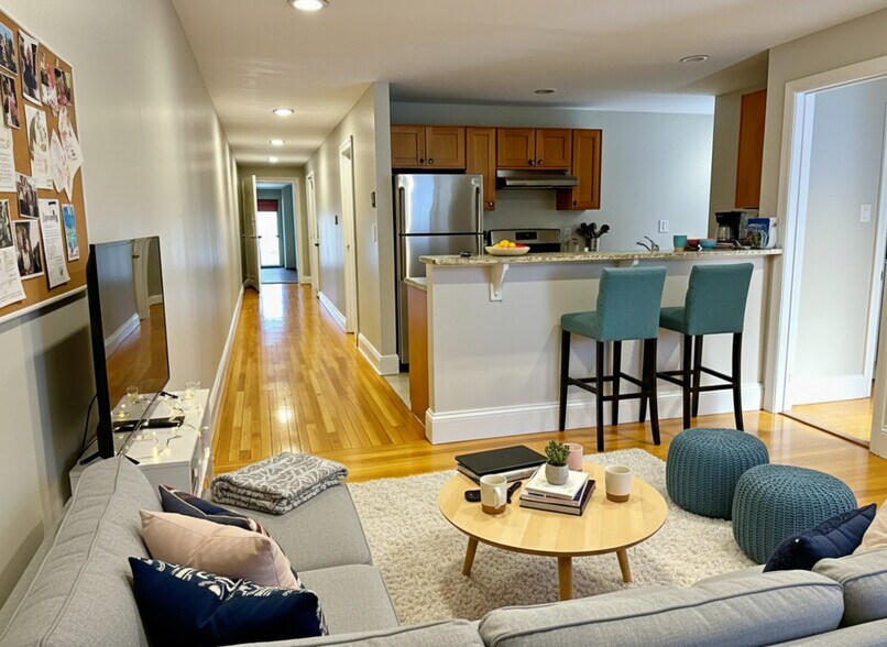 Building Photo - 68 Egmont St