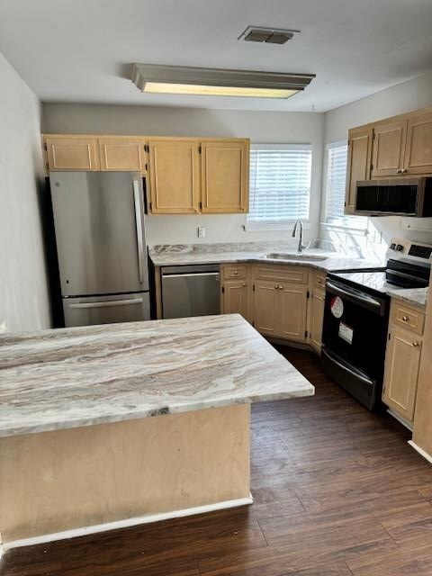 Building Photo - 3095 Camelliawood Cir W