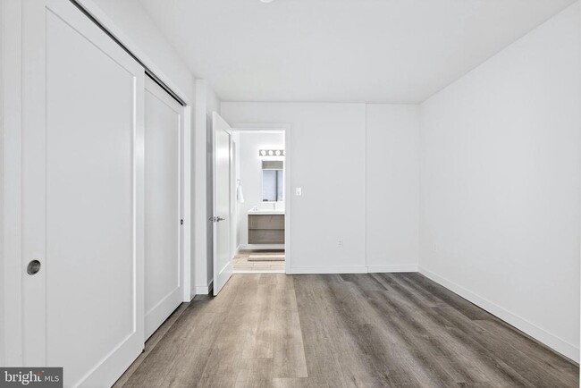 Building Photo - 700 Roeder Rd
