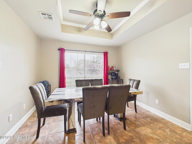 Building Photo - 430 Planters Row