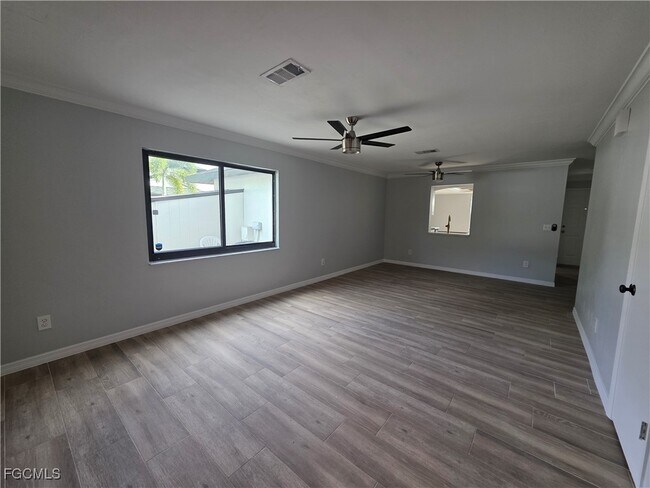 Building Photo - 1507 Cape Coral Pkwy W