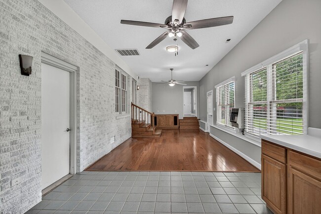 Building Photo - 1313 Pony Farm Rd