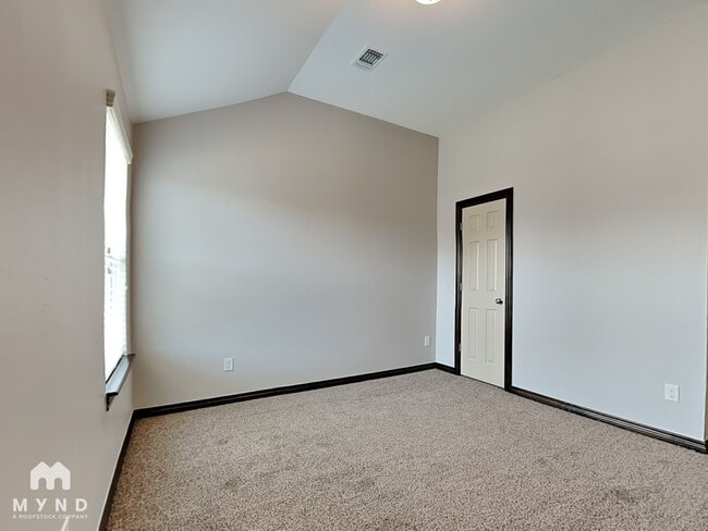 Building Photo - 1132 Merlin Dr